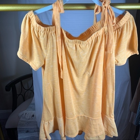 3 tops bundle short sleeve - Ana, Old Navy and Belle + Sky size Medium - Picture 5 of 10